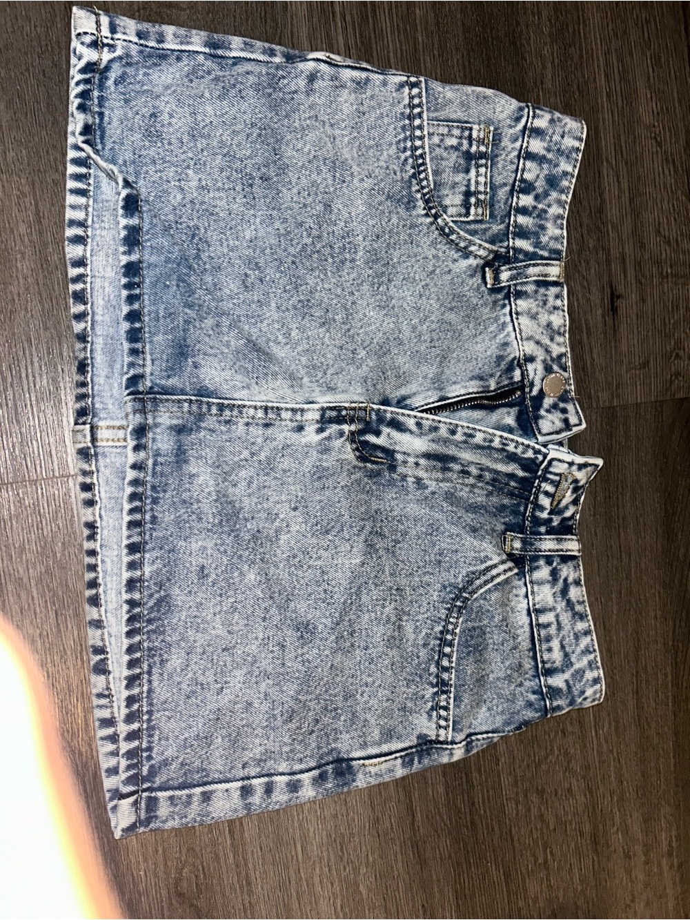 SHEIN Light Acid Wash Denim Mini Skirt